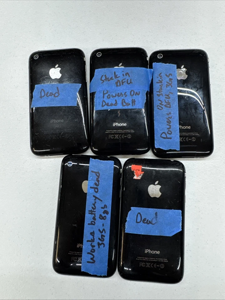 Lot of 5 Apple iPhone 3G / 3GS Phones For Parts / Repair - Image 3 of 3