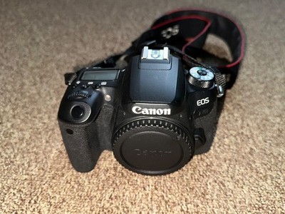 Canon EOS 77D mit drei Objektiven