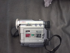 JVC GR-DZ7U Mini DV Camcorder w/ rm-V70U remote control