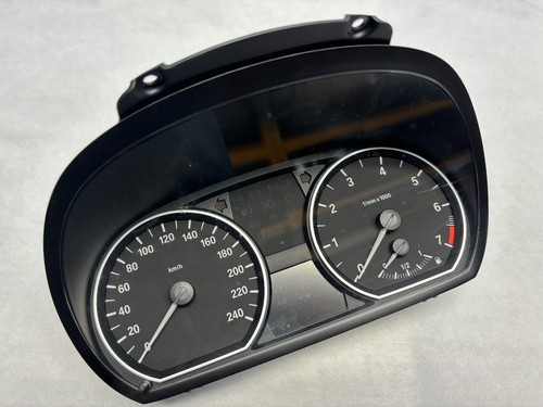 BMW 1er E87 E81 E82 Johnson Controls Tachometer Kombiinstrument 2154567 BJ.2011