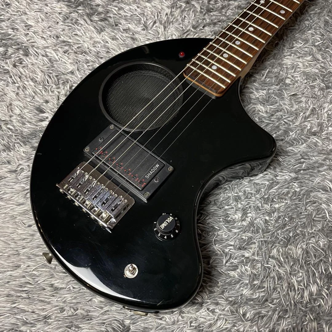 ZO-3 Fernandes guitar with built-in amp and SHADOW pickups/Peace of mind for you