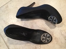 Tory Burch Black Logo Heels 10.5 z M Satin Classic Pump