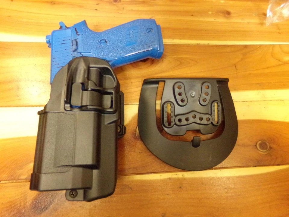 LEFT BLACKHAWK Belt or Paddle Gun Holster for SIG SAUER P220R w/ Xiphos NT Light - Image 2 of 4