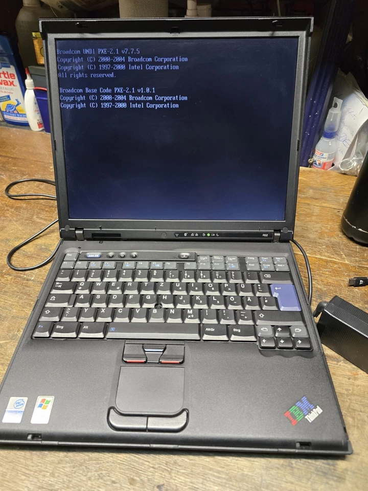IBM ThinkPad Laptop Computer XP Professional, Typ: 1858 - Bild 2 von 4
