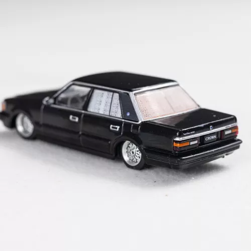 XCARTOYS 1/64 PERSONALIZADO TOYOTA CROWN GEN.7 + FIGURA Y51-08 EDICIÓN ESPECIAL - Imagen 6 de 7