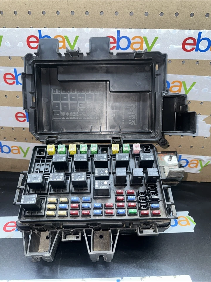 Painel de relé bloco fusível cabine Chevrolet Uplander 2007 3.9L - Imagem 2 de 4