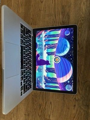 MacBook Pro 2015 Retina 13 inch - 8GB RAM and 128GB of storage. READ!