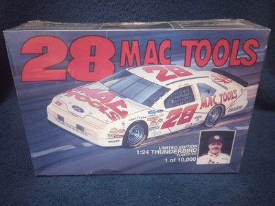 Mac Tools Limited Edition 1:24 Thunderbird #28 Model Kit Ernie Irvan 