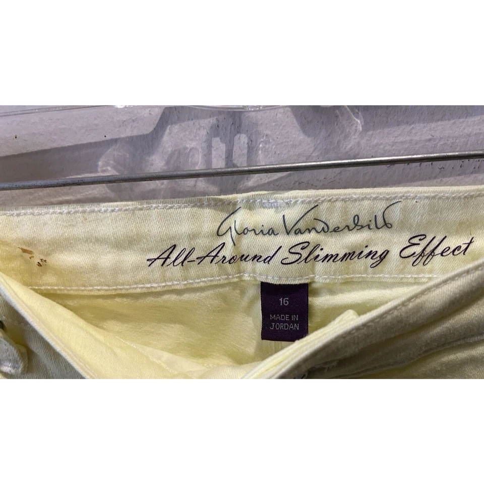 Bermudas para mujer Gloria Vanderbilt adelgazantes amarillas de algodón elástico en XL 16 Foto 4 de 4