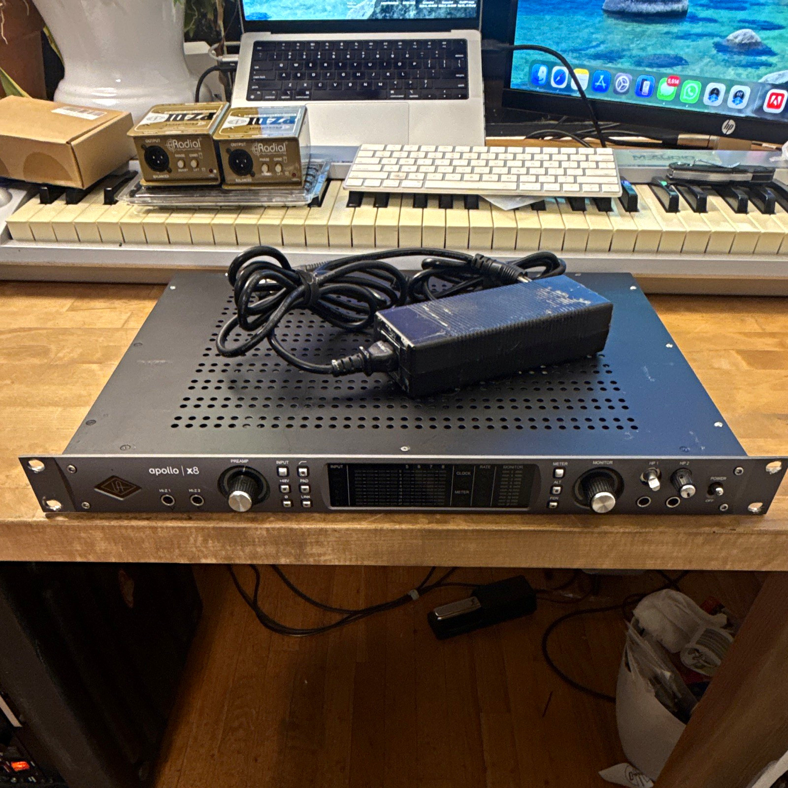Universal Audio Apollo x8 Rackmount Thunderbolt Interface, 4 Mic Inputs