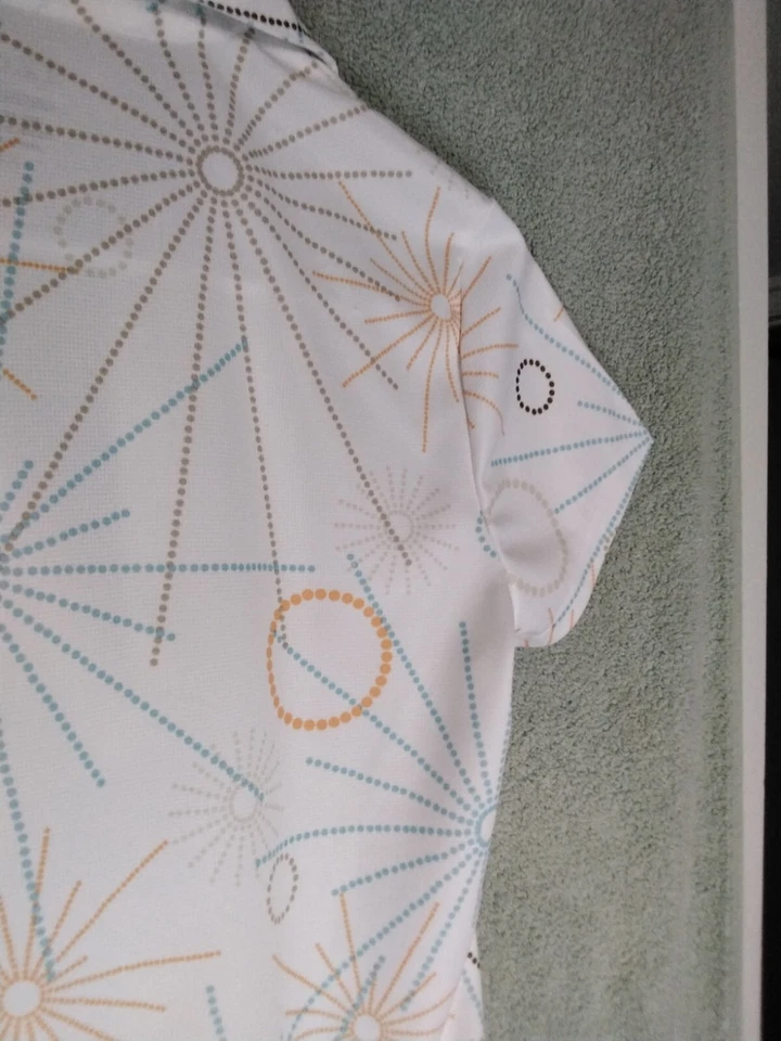 Izod XFG Cool FX Womens Top Polo Shirt Size XS White geometric short sleeve Zip - Image 4 of 4