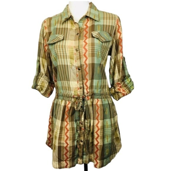 green cowgirl dress country girl style Teal green dress with taupe cowboy boots in this outfit harmoniously sense of taste real lady and rustic