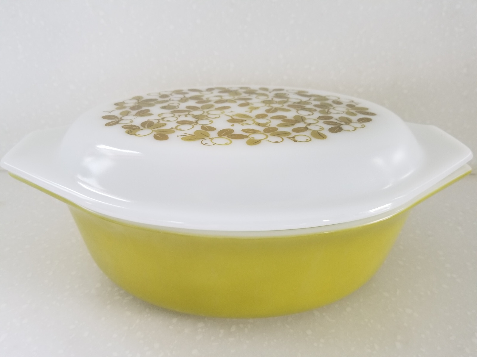 Vintage Pyrex Verde Oval Casserole Dish w/Lid Olive Green 1.5 Qt