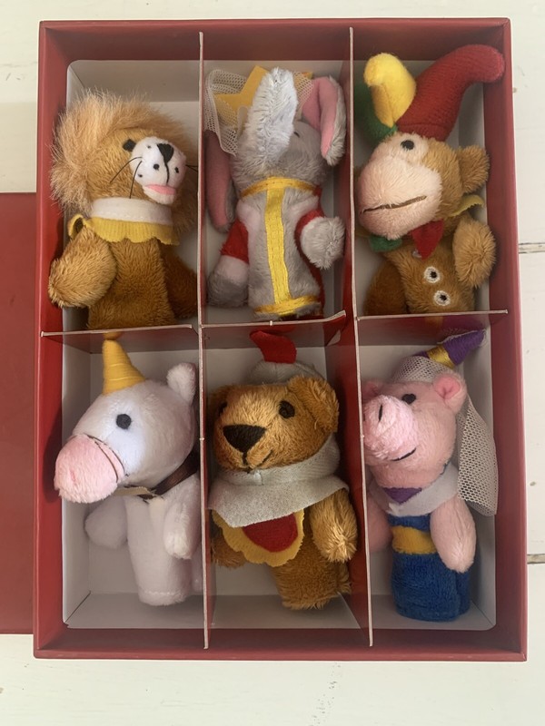 Royal Finger Puppets Restoration Hardware NEW 2008 Lot