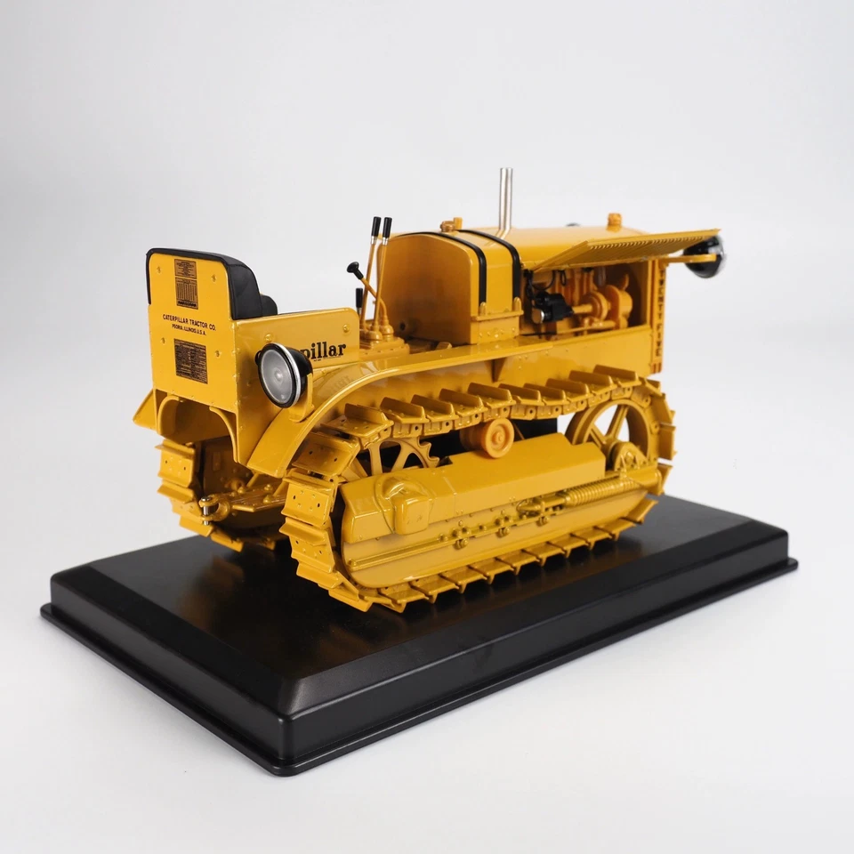 Tractor Caterpillar Tractor Alloy Engineering Vehicle Model 85679 DM 1:16 CAT 25 - Image 3 of 4
