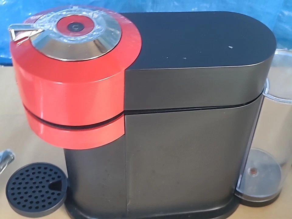 Vertuo Next Cherry Red (2022) ligeramente usado  Foto 4 de 4