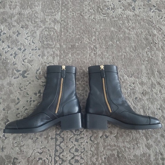 Chanel 2022 Interlocking CC Logo Boots 35 | eBay Chanel 2022 Interlocking CC Logo Boots 35 | eBay