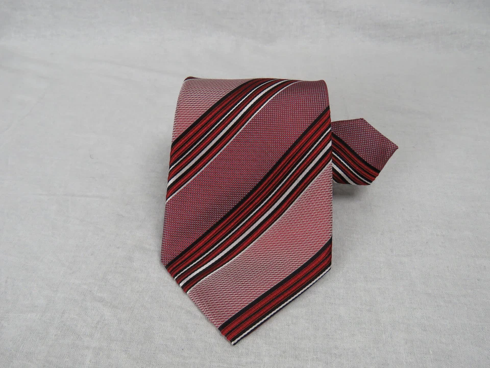 Corbata clásica de seda a rayas rojas, blancas y negras Steven Land Foto 3 de 4