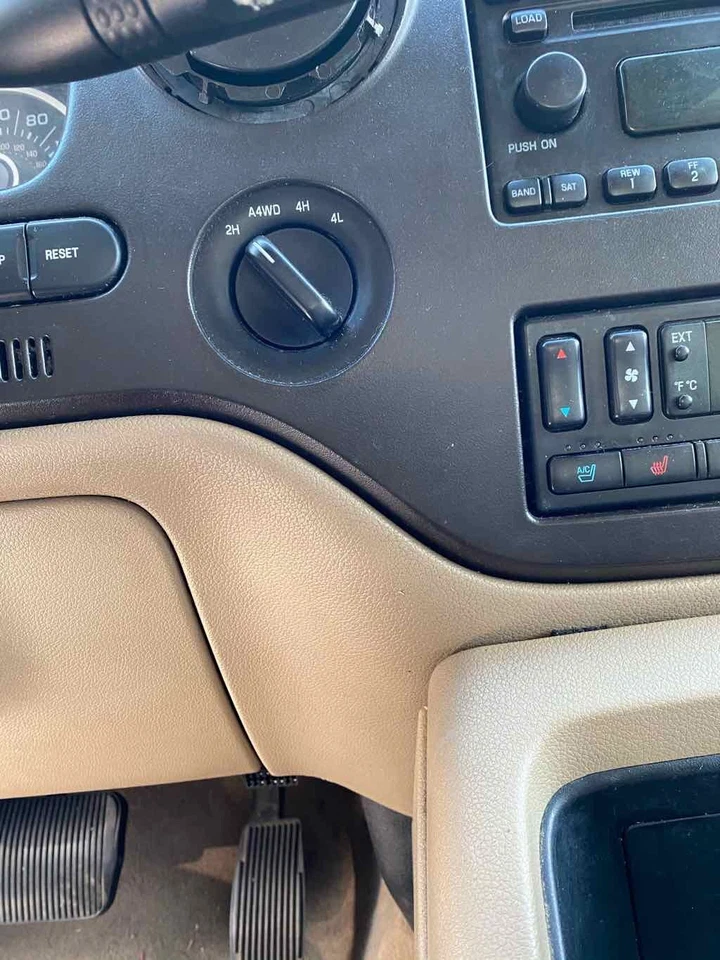 Used Front Outer Drive Axle Shaft fits: 2005 Ford Expedition Front Axle outer cv - Image 2 of 4