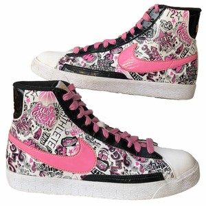 nike pink black white