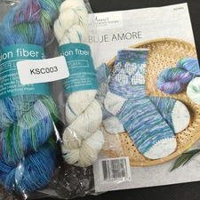 Annie's Sock Club Blue Amore Water Lilies/Playa Super Wash Marino 1 300 Yd 1 100