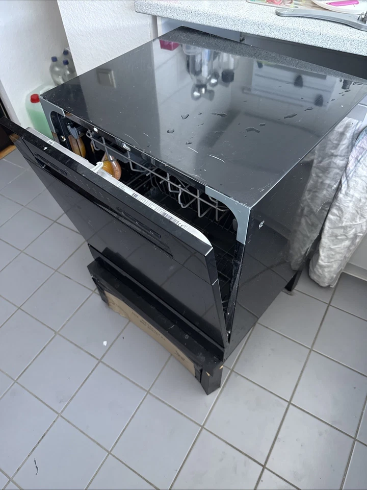 Exquisit Geschirrspüler 45 cm GSP508-030D gebraucht, funktioniert, muss weg