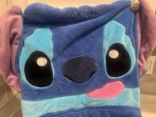 Stitch hooded blanket w/flowers used