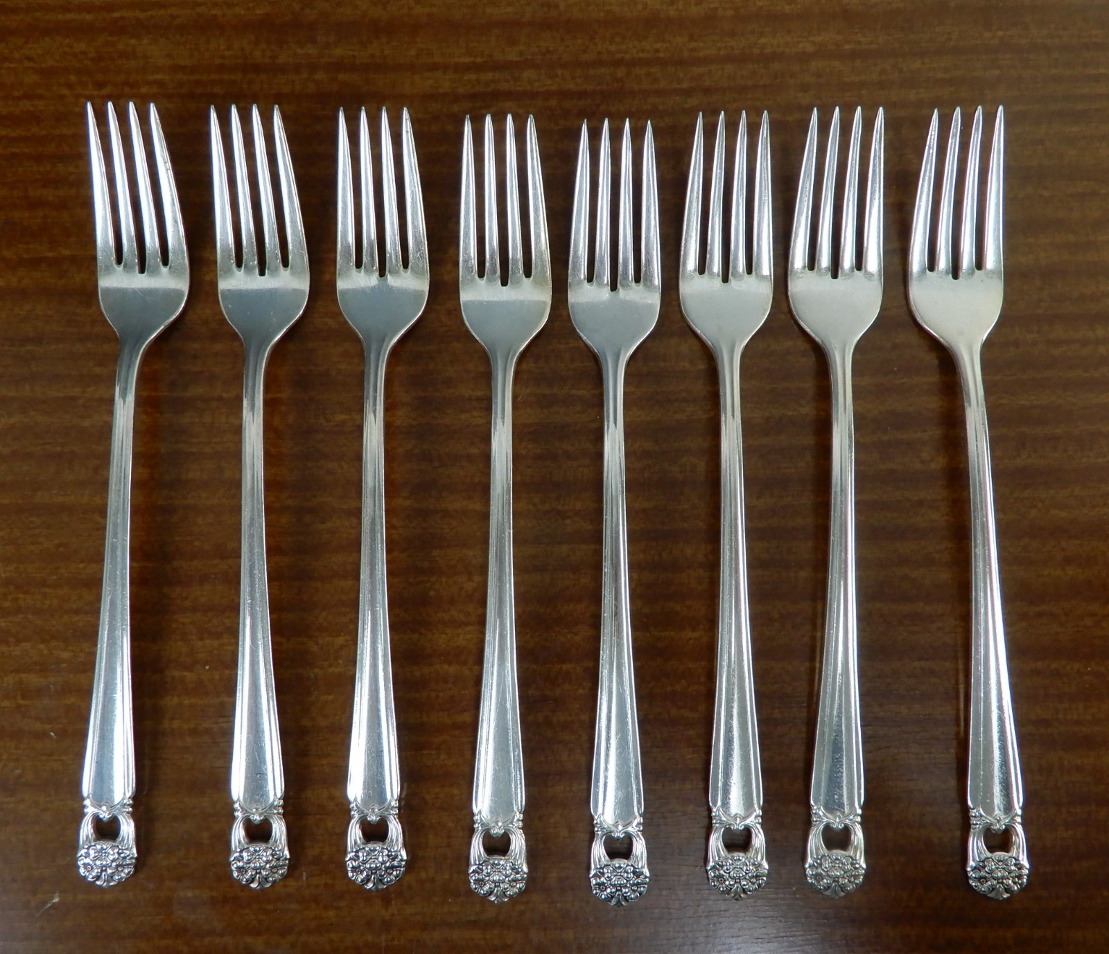 Vintage 53 Pc. 1847 Rogers Bros Eternally  Yours Flatware Silverware Set W/ Box