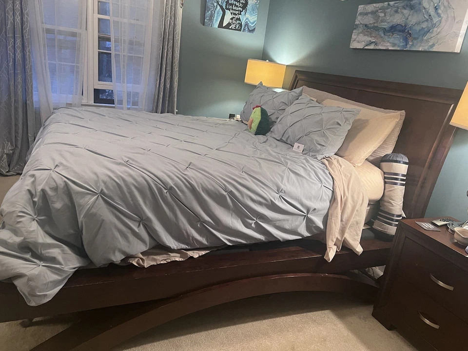 used furniture queen bedroom sets - Image 2 of 4