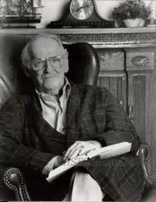 1986 Press Photo Actor Barnard Hughes in "The Cavanaughs" on CBS-TV - sax33613