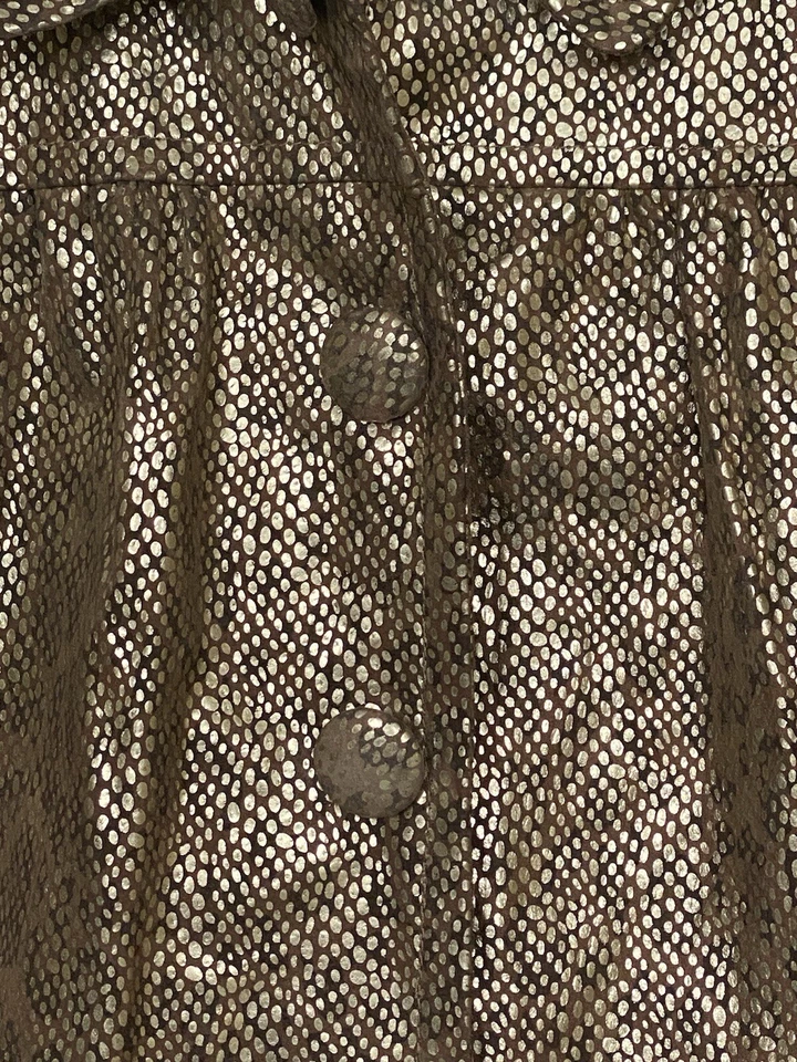 Jaqueta feminina Live A Little couro L cropped dourado Y2K mangas 3/4 forradas com botões - Imagem 3 de 4