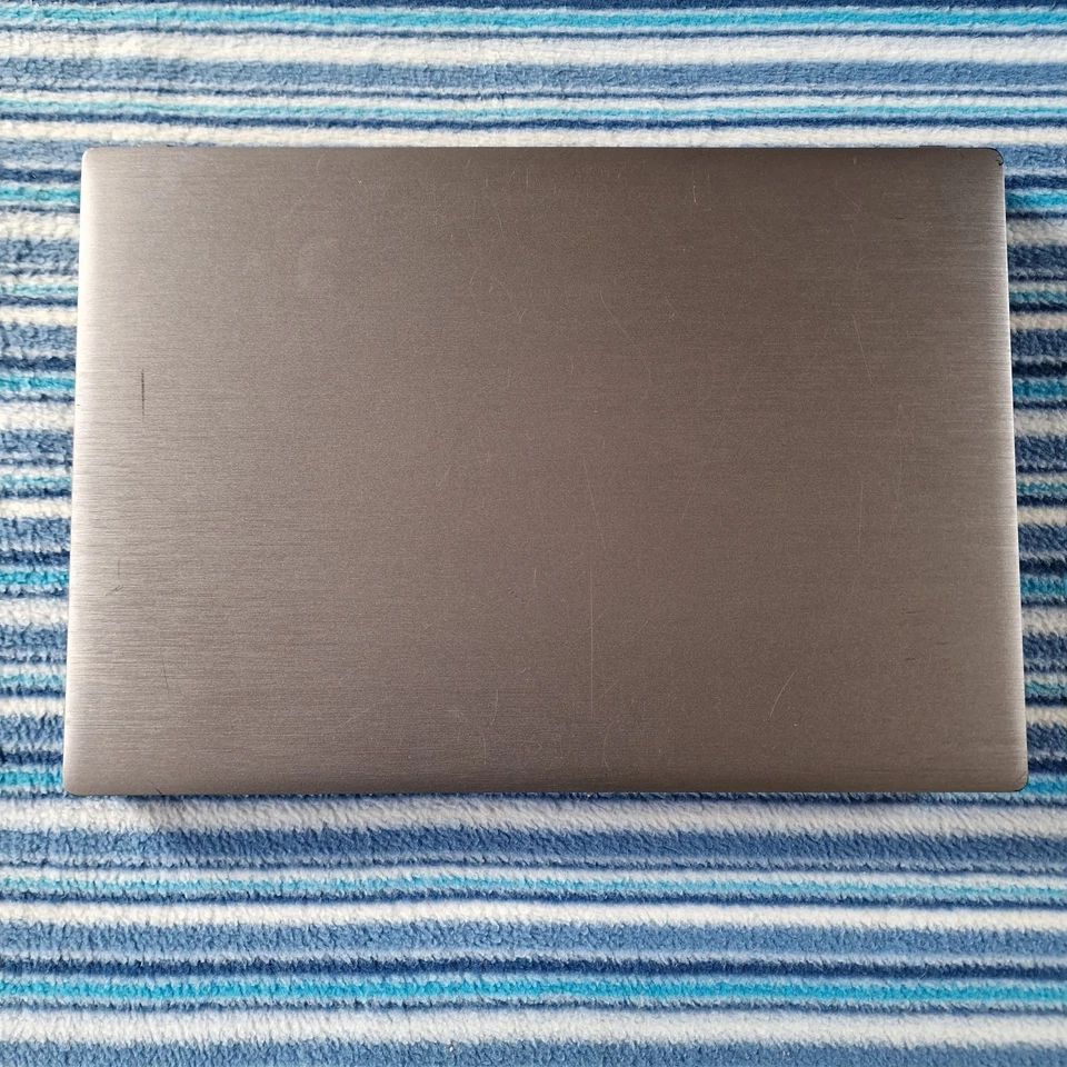 Clevo (Ergo) W547CZ Pantalla Táctil, Celeron, 14", Windows 10, Disco Duro 500Gb, 8Gb RAM Foto 3 de 4