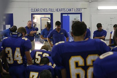 Friday Night Lights Kyle Chandler as Eric Taylor Television Old Photo 12