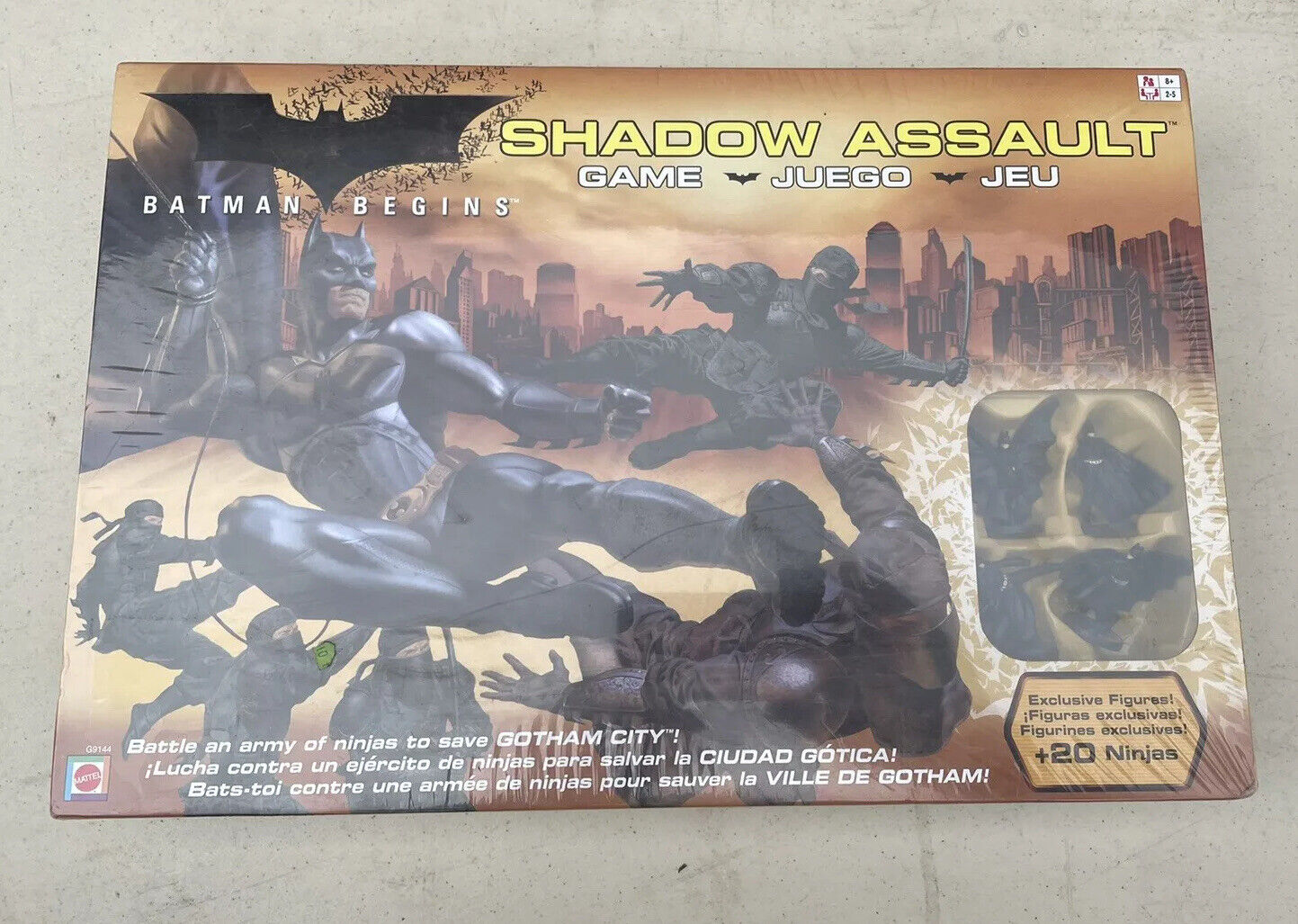 BATMAN BEGINS SHADOW ASSAULT GAME  MATTEL 2005  BOXED