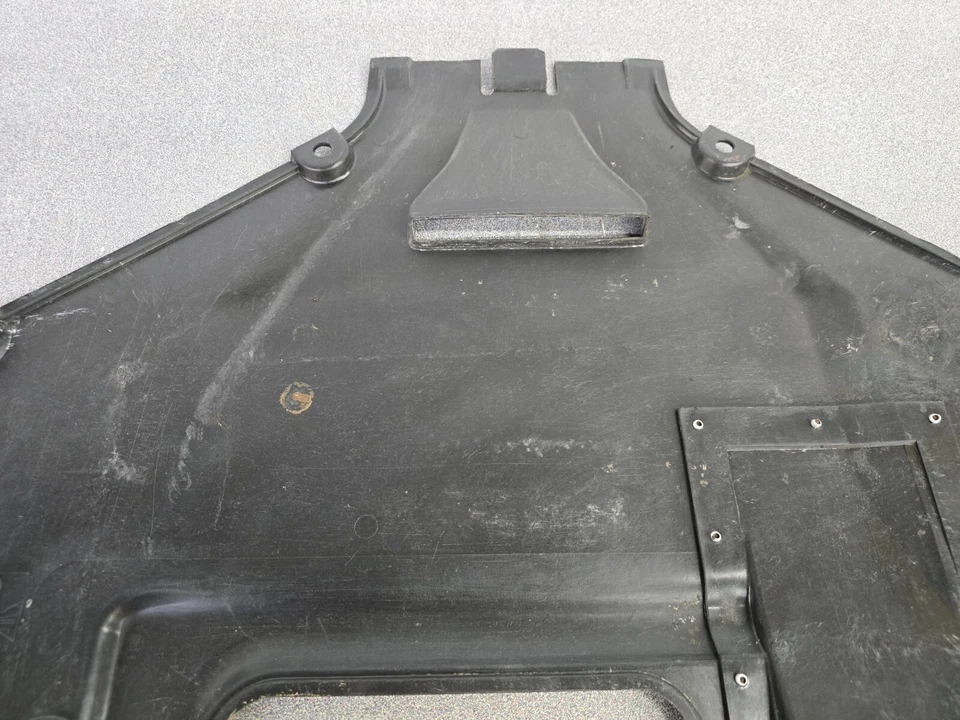 NICE USED ORIGINAL PORSCHE 911 964 TIPTRONIC UNDERBODY PLASTIC GRAVEL SHIELD — 第 4/4 张图片