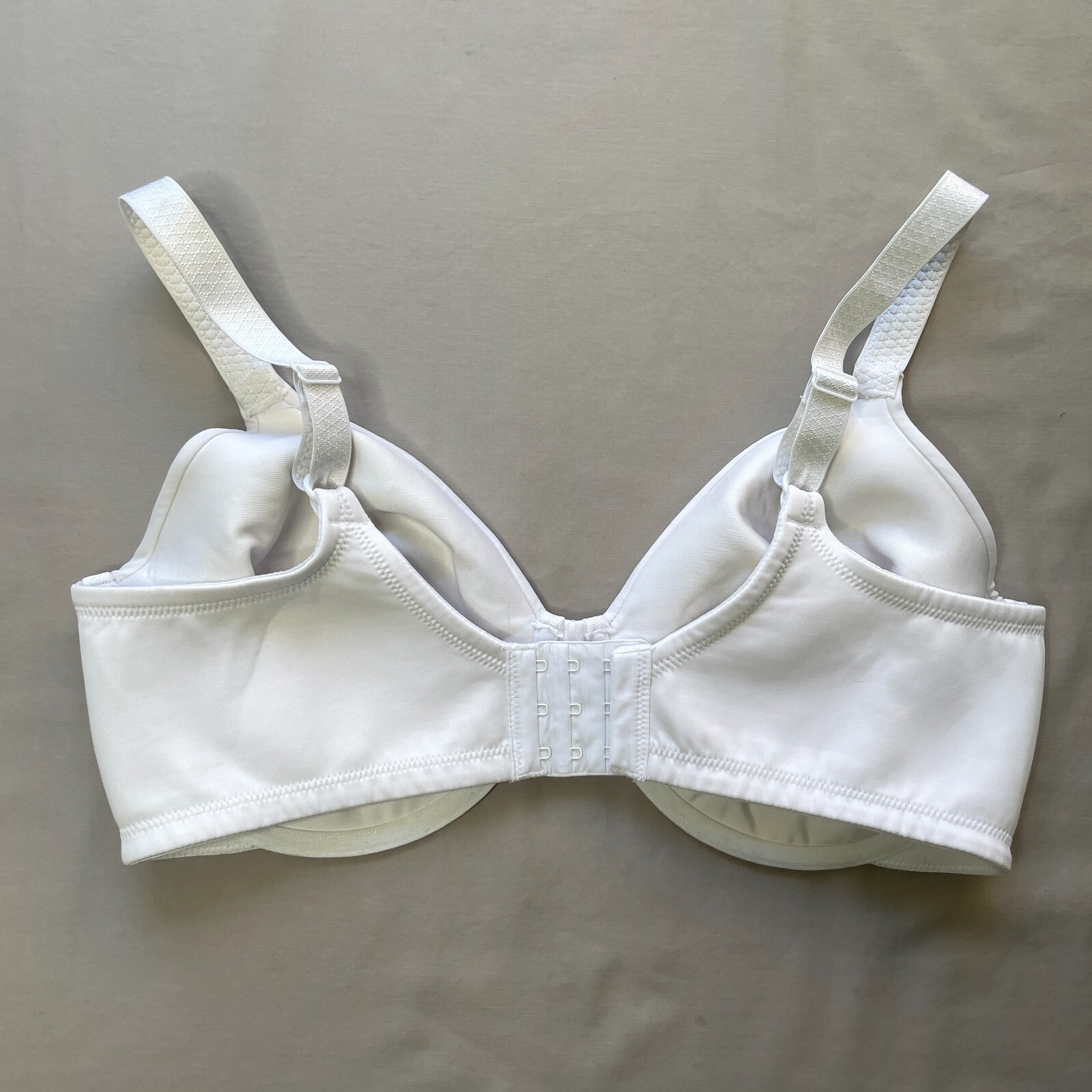 Vanity Fair Beauty Back Bra 36DD Underwire White Satin Unlined