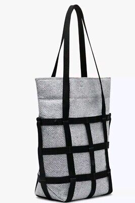 完売必須!☆Nike Sportswear Forward Cargo Tote (12L) Nike Sportswear Forward Cargo Tote (12L) Sustainable