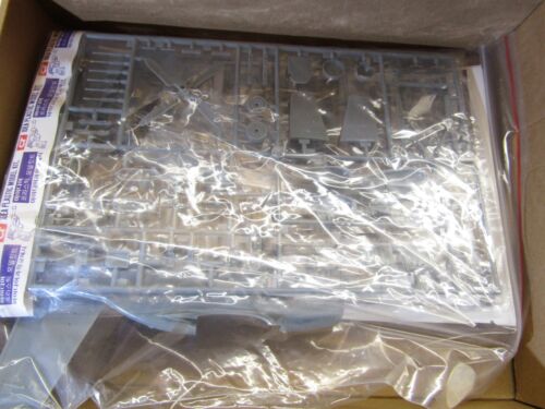 IDEA 1:48 Scale North American P-51D Mustang Model Kit in non original box - Picture 4 of 5