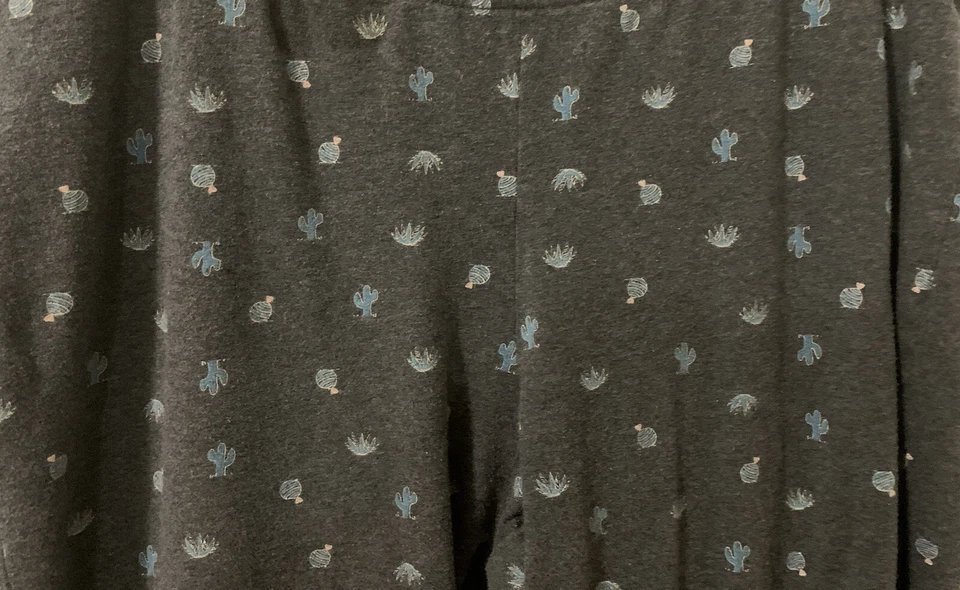 Approx Sz 18/2X/XXL Grey Torrid Leggings with Cactus Print, Plus Size, GUC ⚪️ - image 3 of 4