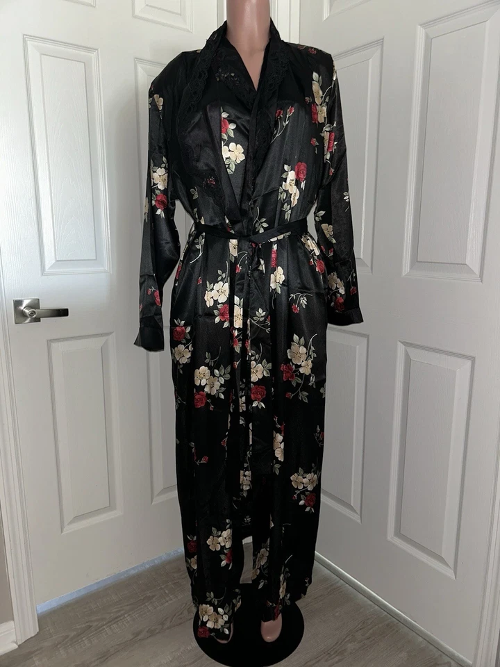 Conjunto de salón pijama negro satinado grande floral Adonna vintage de 3 piezas Foto 2 de 4