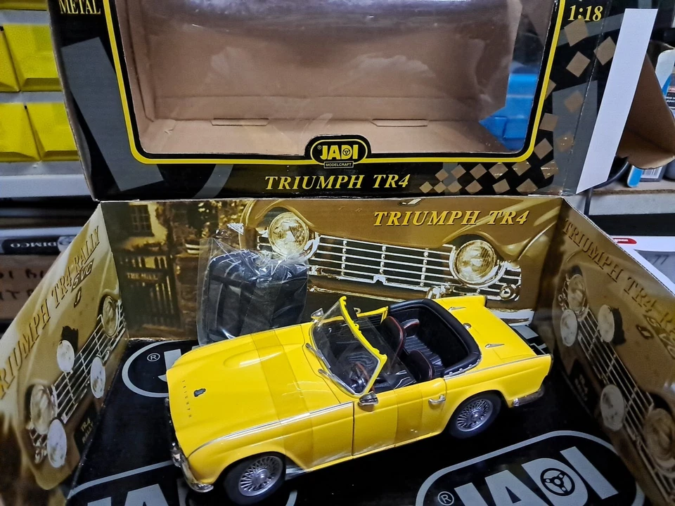Jadi Triumph TR4   1/18 - Immagine 2 di 4