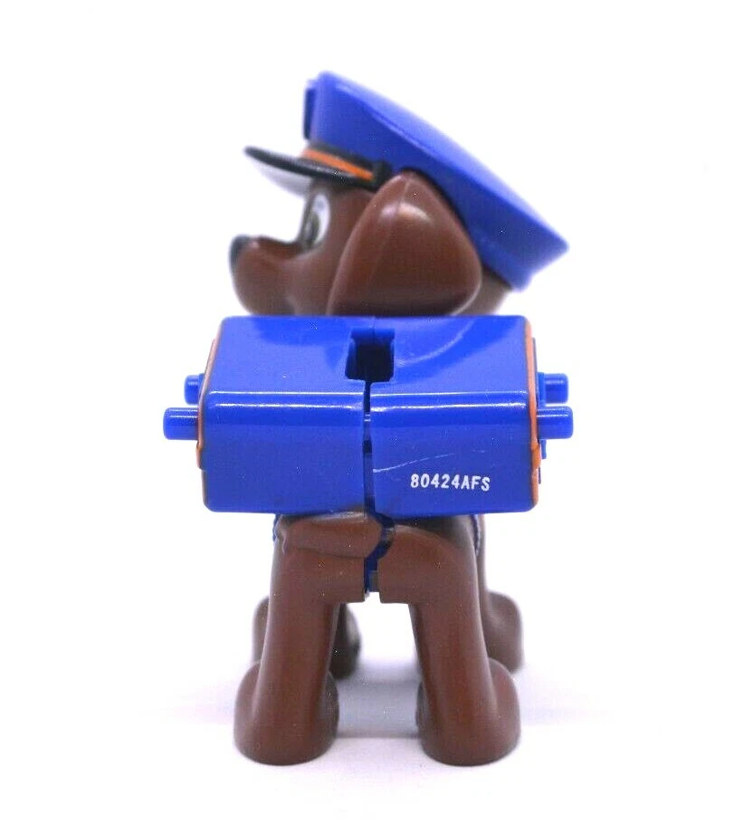 Boneco Paw Patrol Mighty Pups Zuma emblema solto faltando - Imagem 2 de 4