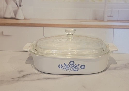 VTG Corning Ware Blue Cornflower 8 x 8 x 1 3/4 Casserole Dish A-8-B W/Lid