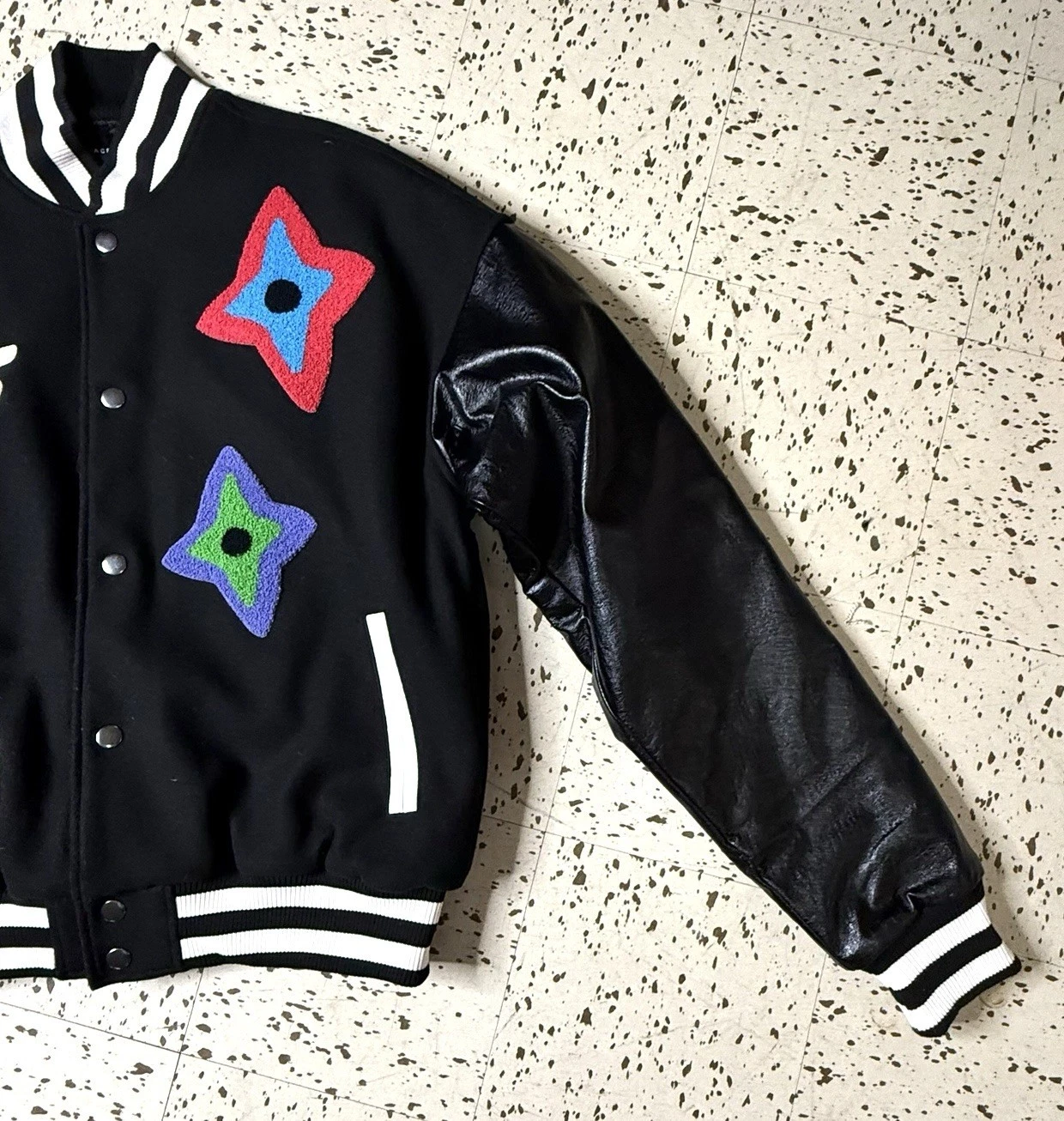 MEN'S MULTICOLOR JACKET SIZE MEDIUM/USE