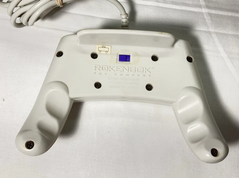 Rokenbok RC Vehicle Control Pad Gen. 2 (Plastic Connect., White) Used, Tested - Image 2 of 2