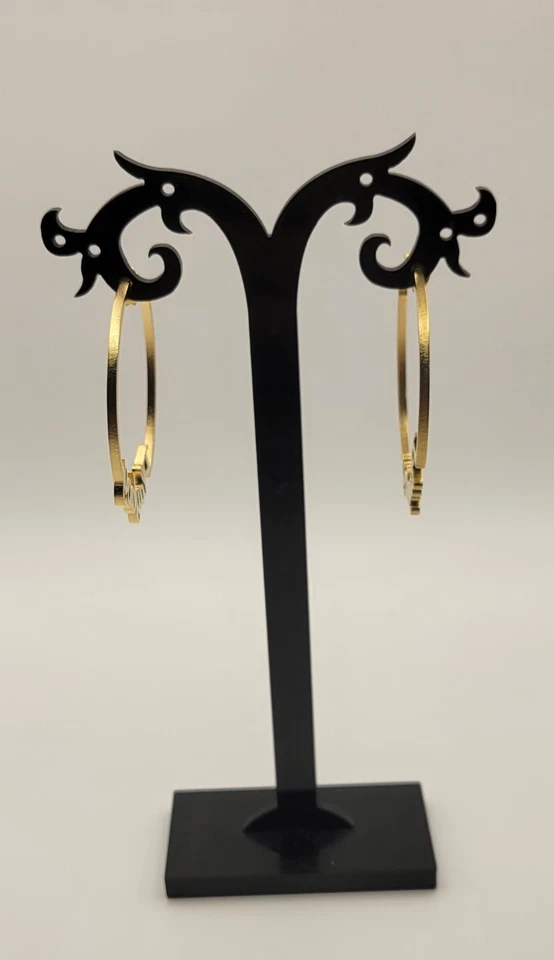 BOUCLES D'OREILLES CREOLES INSCRIPTION PLAYBOY DORE AVEC BOITE ! NEUF ! - Photo 3/4