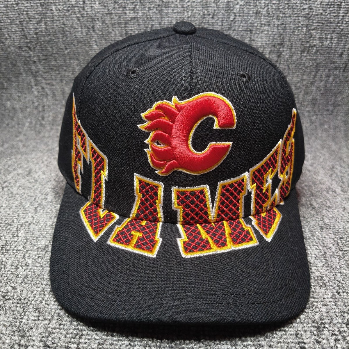 Mitchell & Ness Calgary Flames NHL Black Snapback Hat FLAMES Logo Cap
