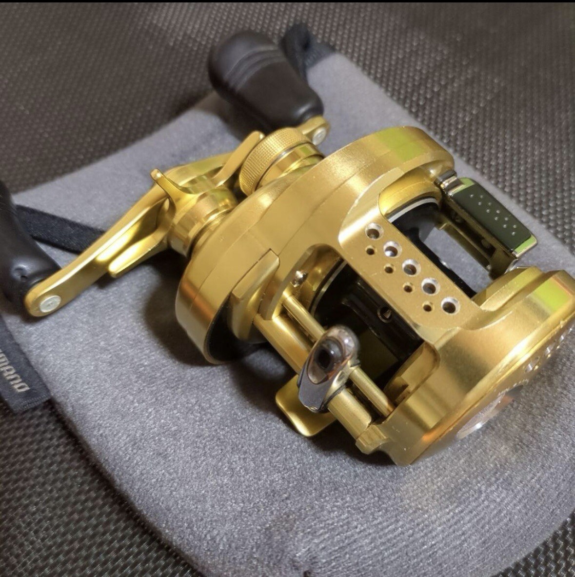 Shimano, 14 Calcutta Conquest 200HG, Right Hand Baitcasting Reel