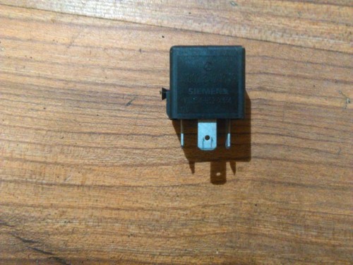a0025421319 Relais, Arbeitsstrom v23134-b52-x336 Mercedes-Benz C- DE136664-99