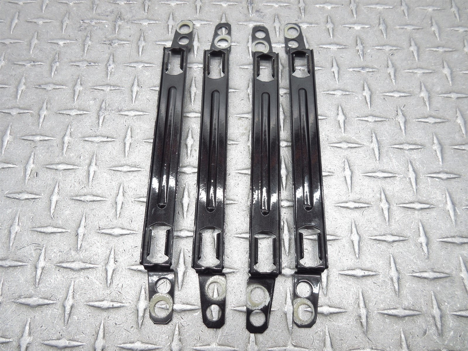 2008 Ferrari F430 Spider Front Fender Bracket Support Mount Lot Of 4